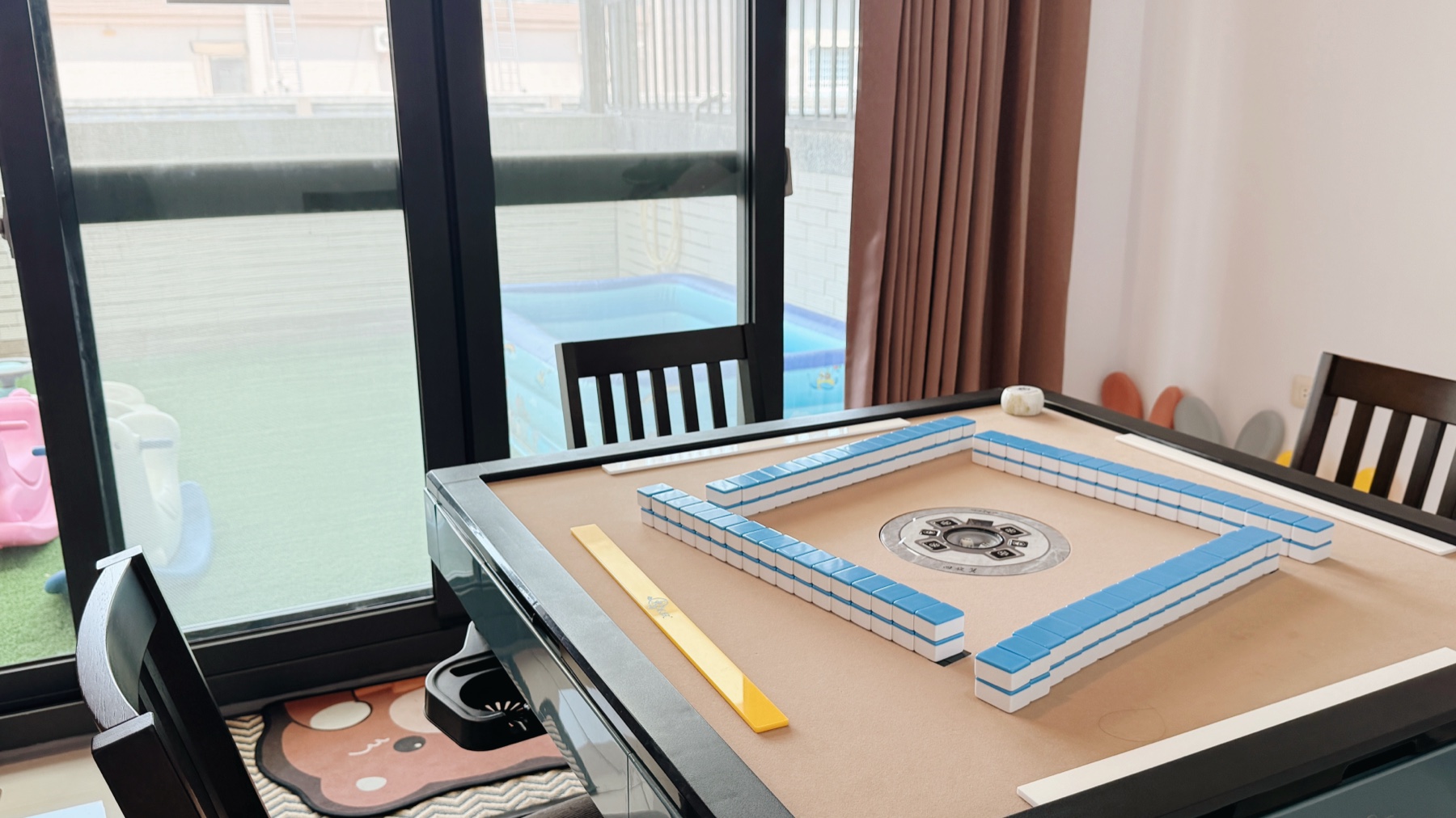 輕輕旅行 娛樂室 · 麻將